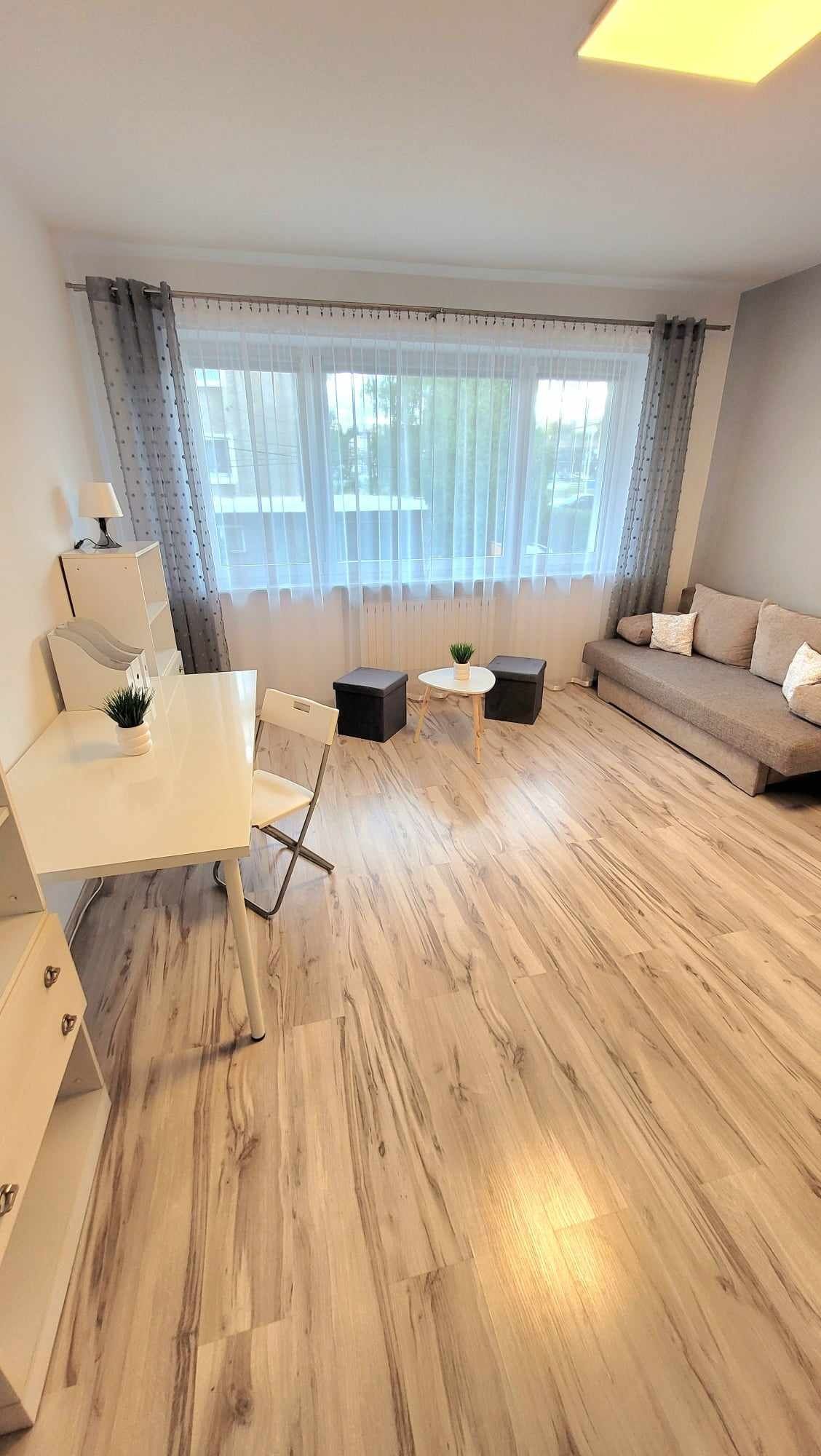 Pokój 1 osobowy ,duży dla uczącej się.  Cena z mediami
