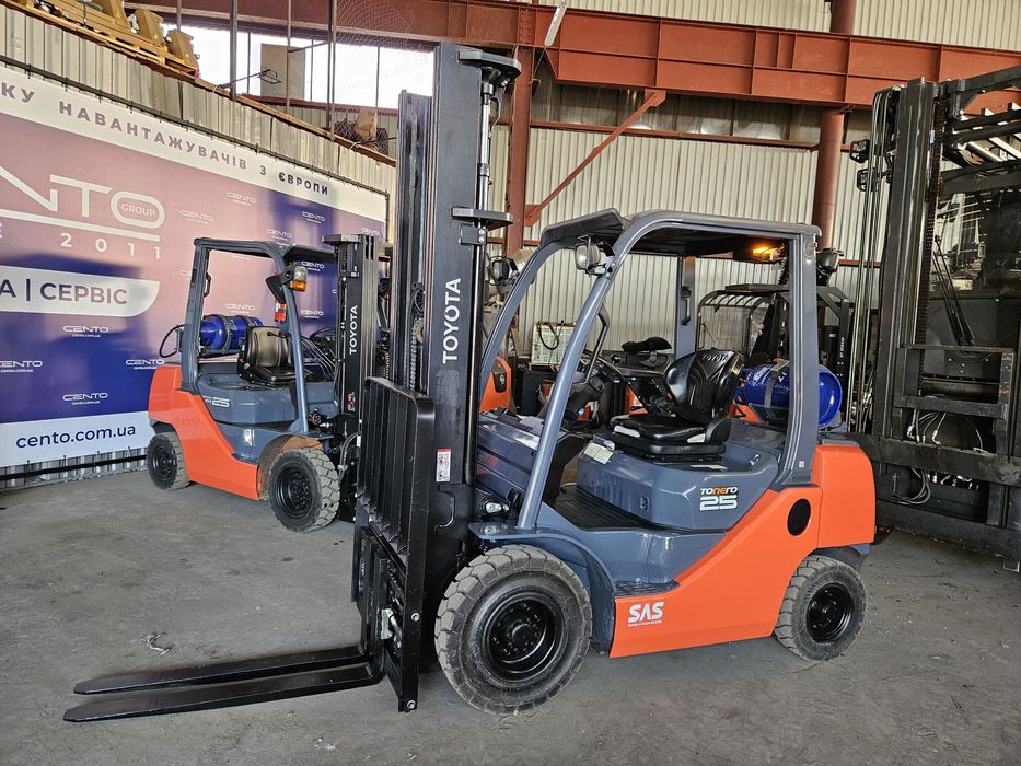 Навантажувач Toyota 2,5 т газ. Вилочный погрузчик Тойота газ 2,5 т