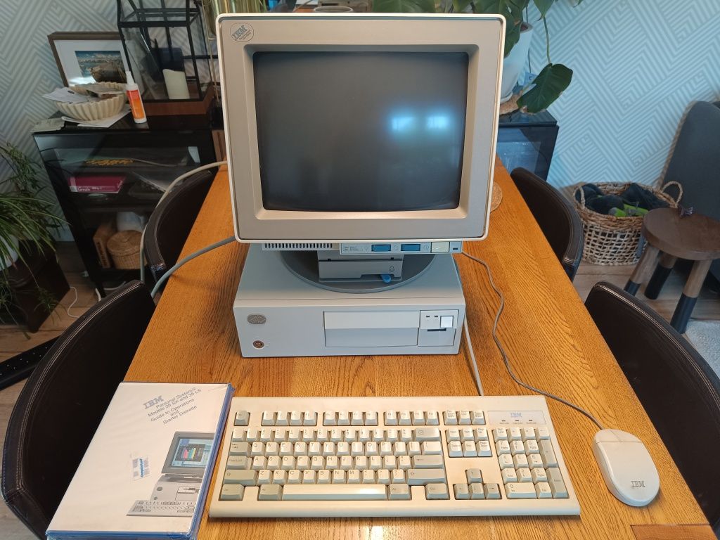 IBM PS/2 Model 56 Retro