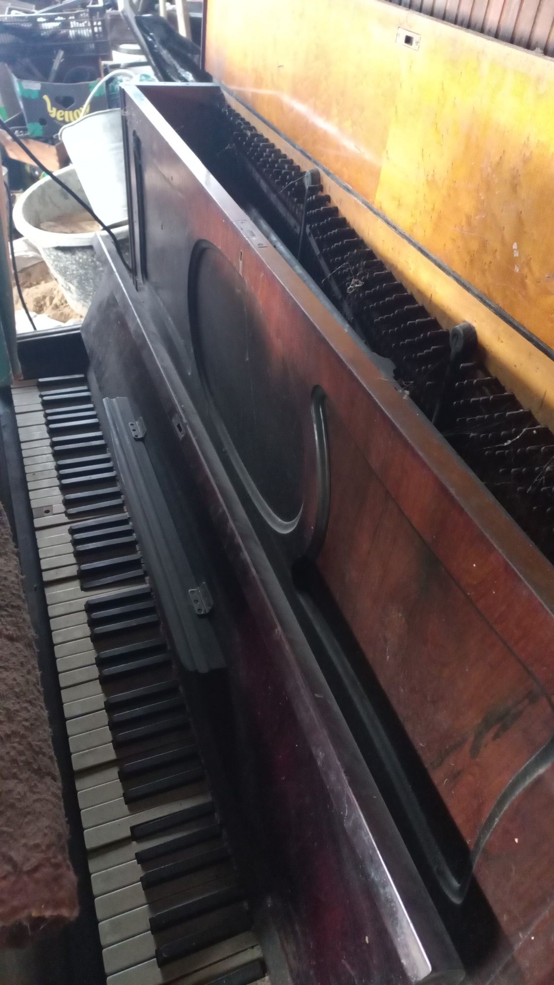 Pianino A.Girbing poniemieckie