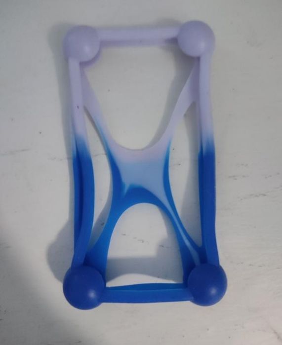 Чехол силиконовый для телефонов. Хорошо тянется,удобный. Подходит для