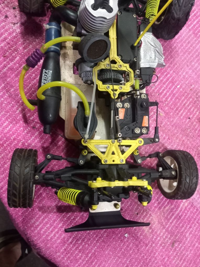 Carro telecomando combustão