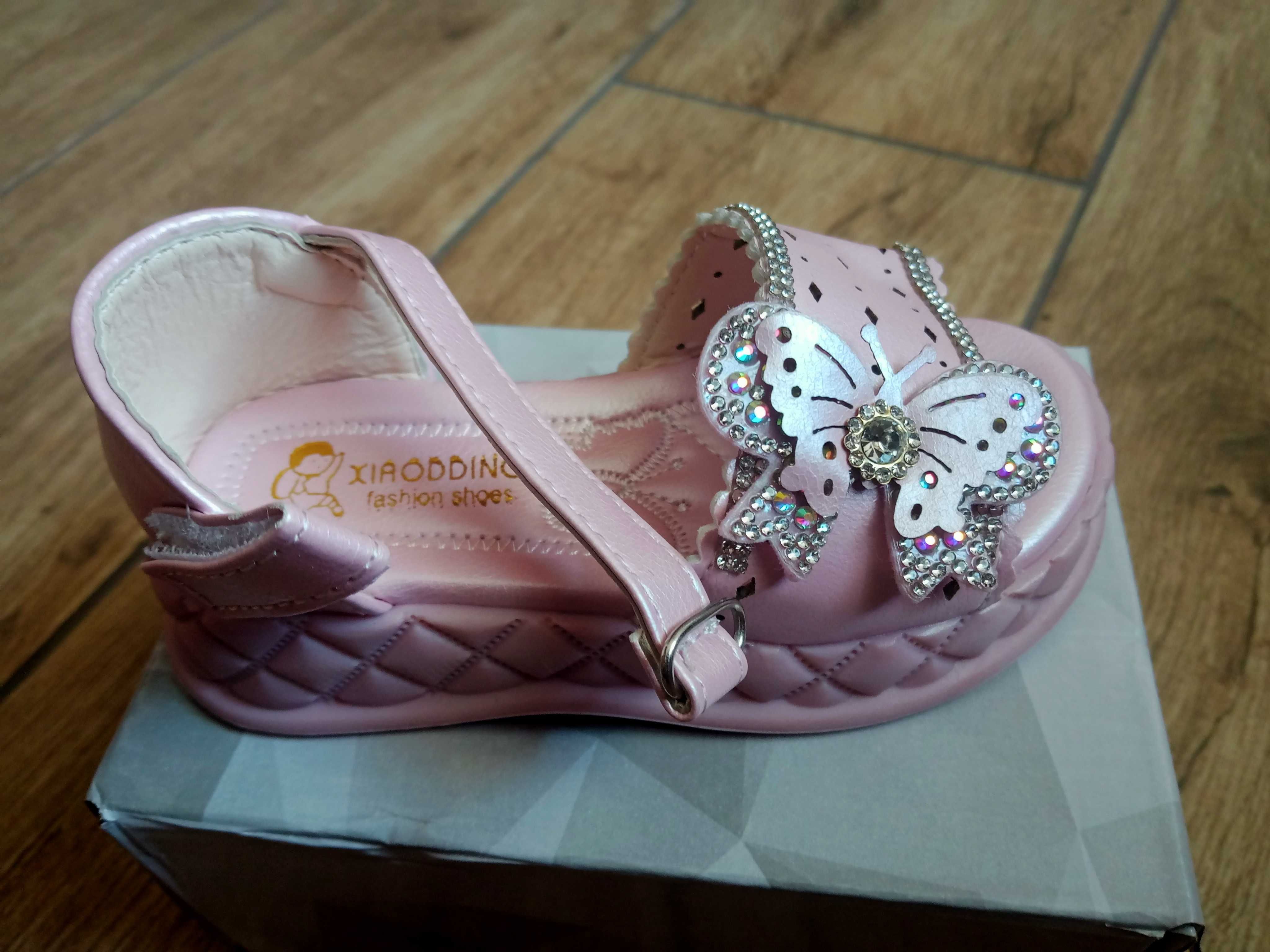 Sandałki dla dziewczynki motylek z cyrkoniami 24 różowe