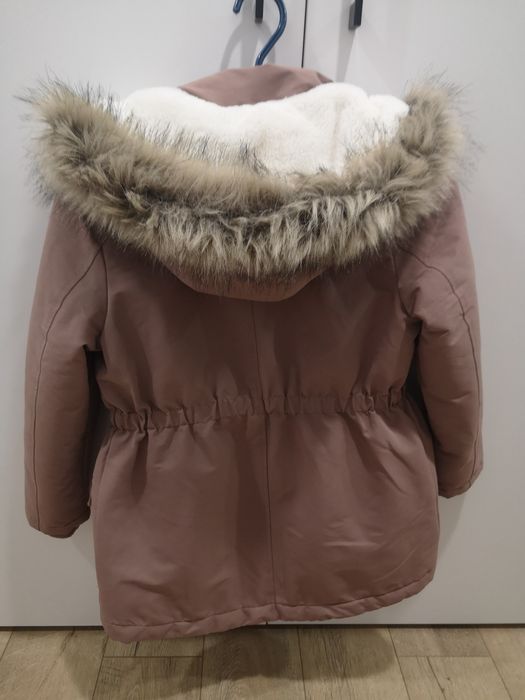 Куртка зимова на дівчинку