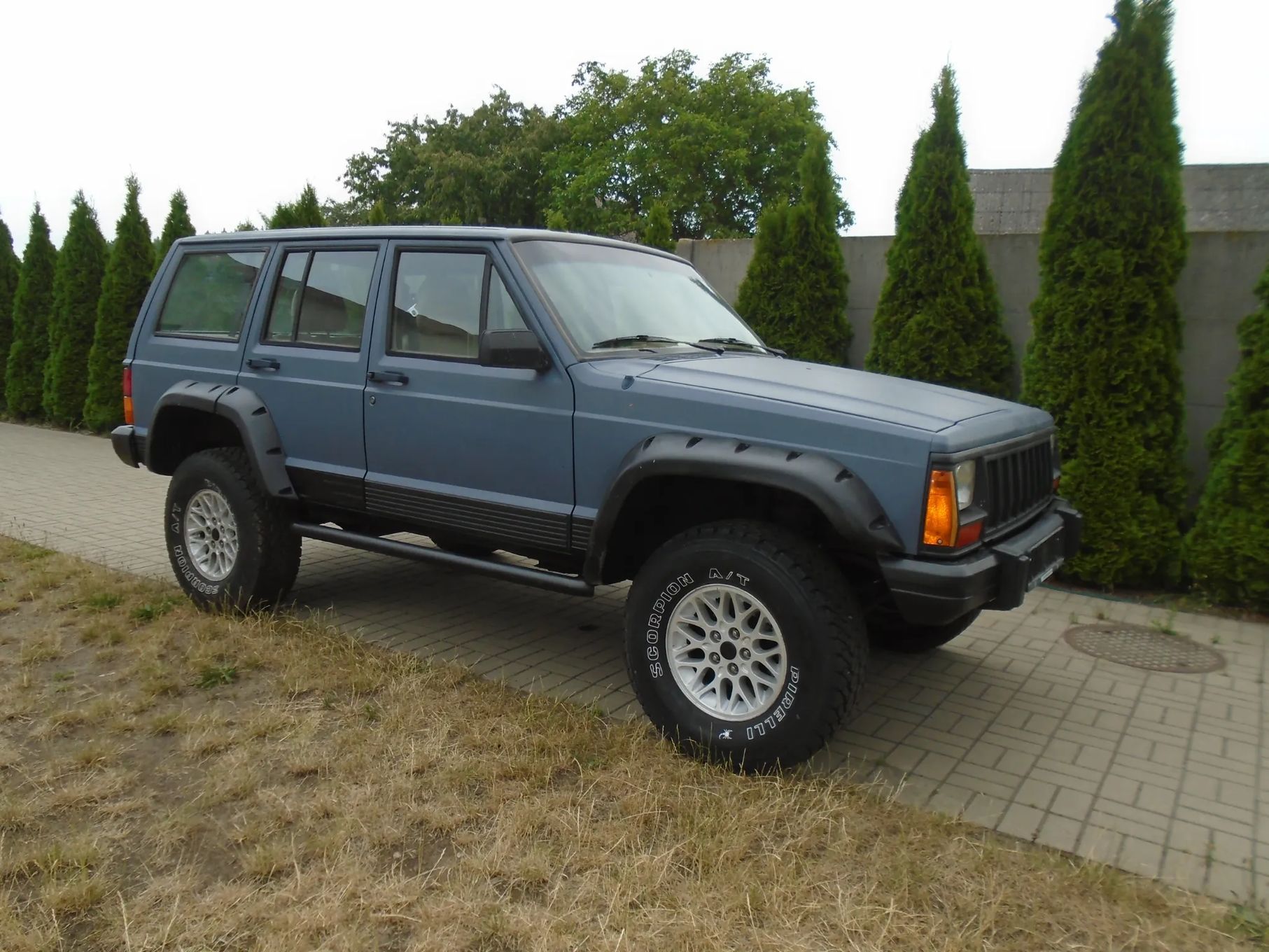 Jeep Cherokee 4,0 Benz Automat klima Lpg Lift 2 cale Raptor EXTREME Off Road