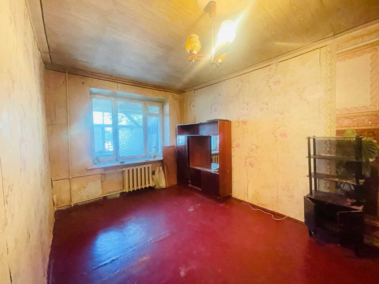 Продаю 2-ну квартиру. ПТЗ. Район  СШ 28. Не  кутова