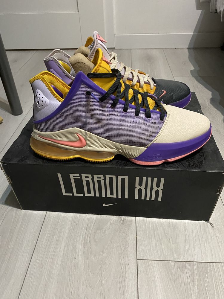 Lebron XIX Low Mismatch