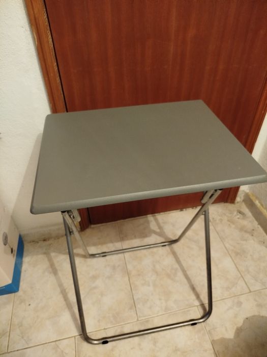 Mesa e cadeira dobrável