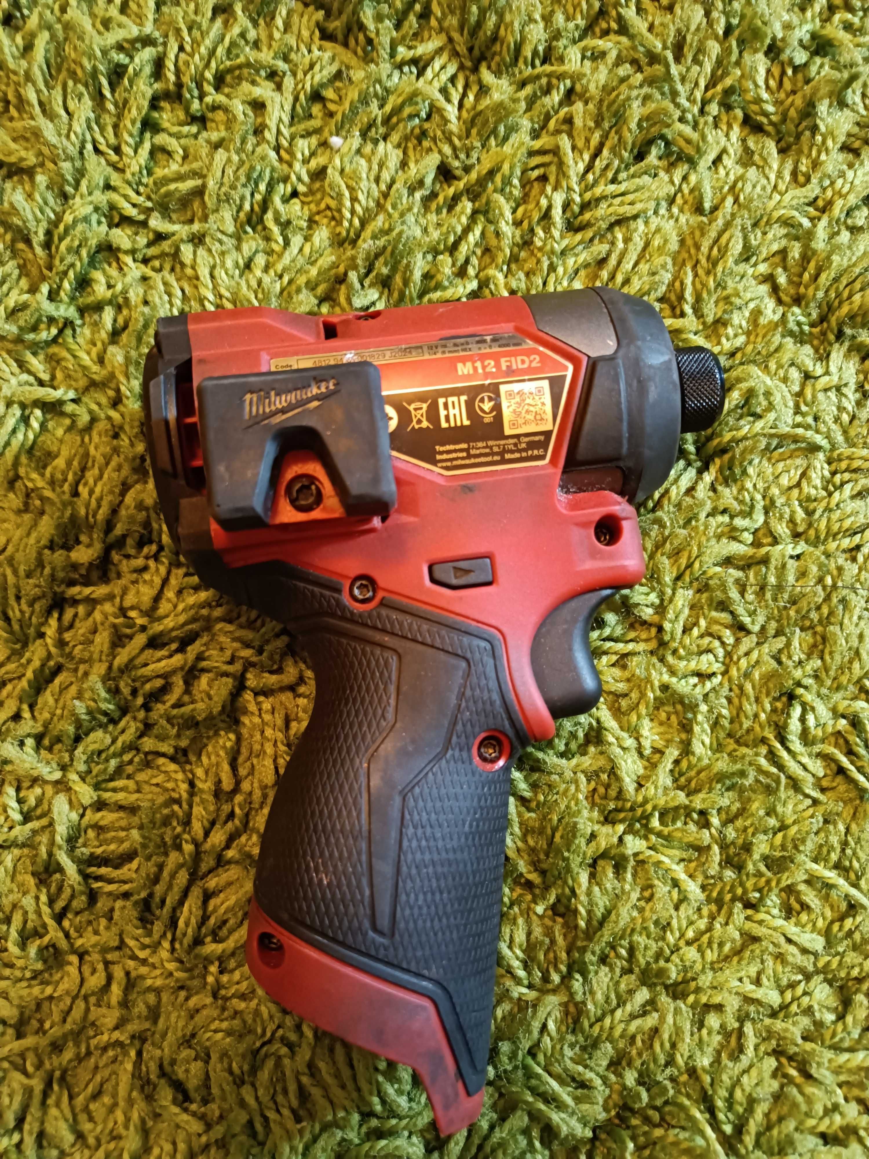 Zakrętarka udarowa 1/4 Milwaukee M12 FID2