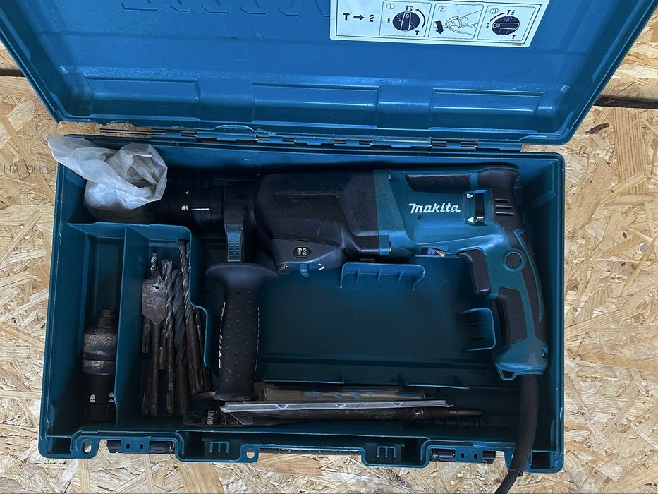 Młotowiertarka Makita HR 2610T Zestaw Dłuta