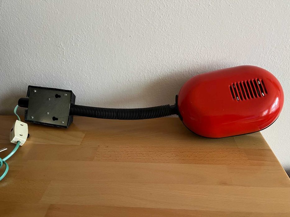 Lampa ścienna regulowana nad biurko dla ucznia metalowa obudowa lampka