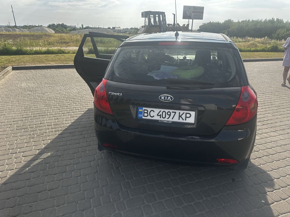 Продам Kia Ceed в гарному технічному стані
