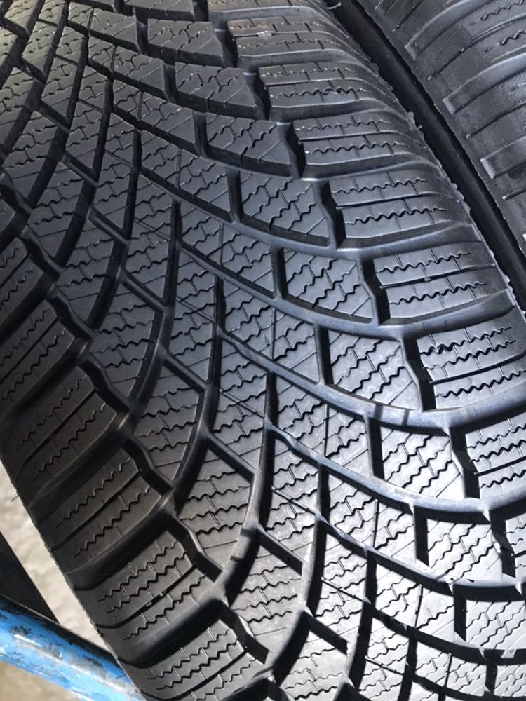 215/65/17 R17 Bridgestone Blizzak LM005 4шт зима