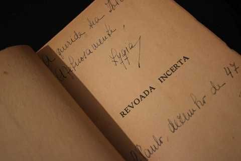 Ligia Junqueira- Revoada Incerta, 1947, 1ª edição - AUTOGRAFADO