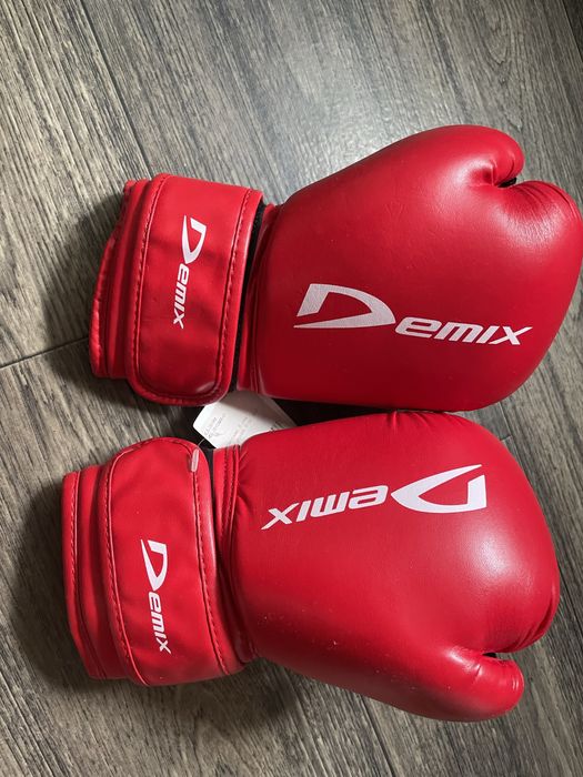 Боксерские перчатки