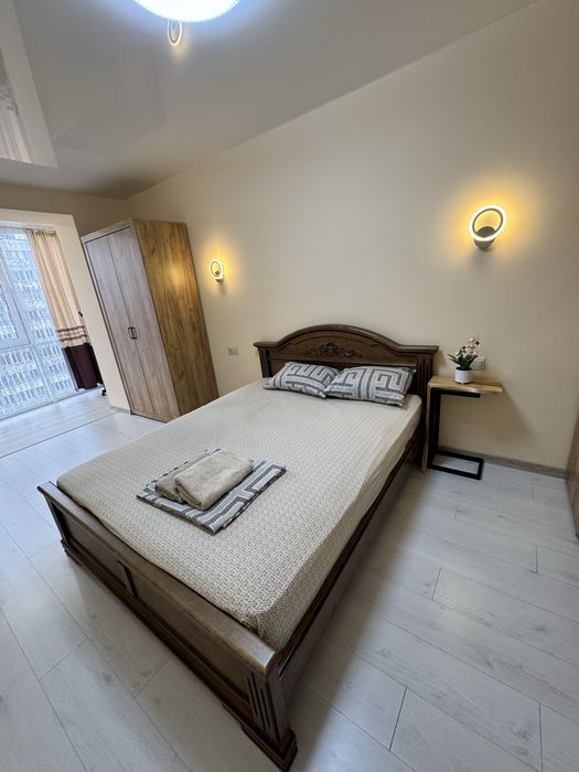 Здам подобово 1 кімнатну квартиру в центр ЖК Резиденція