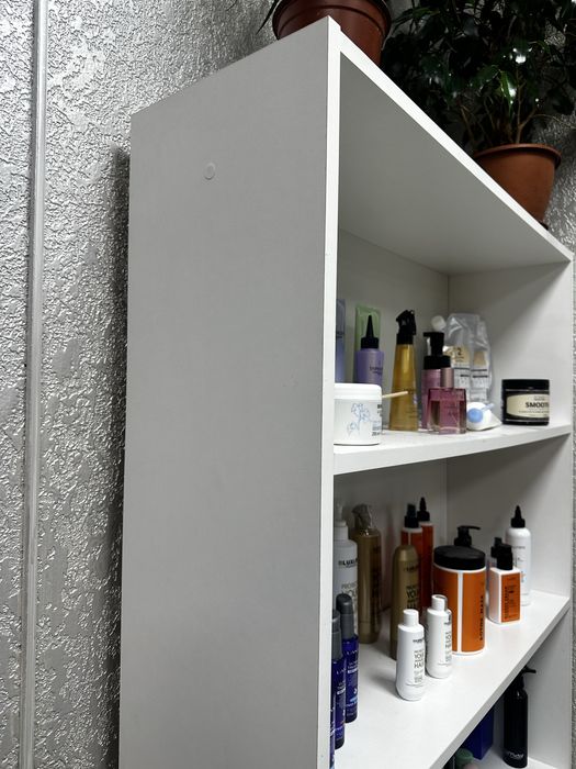 Шкаф стелаж полиці для перукарів / майстрів / косметолог