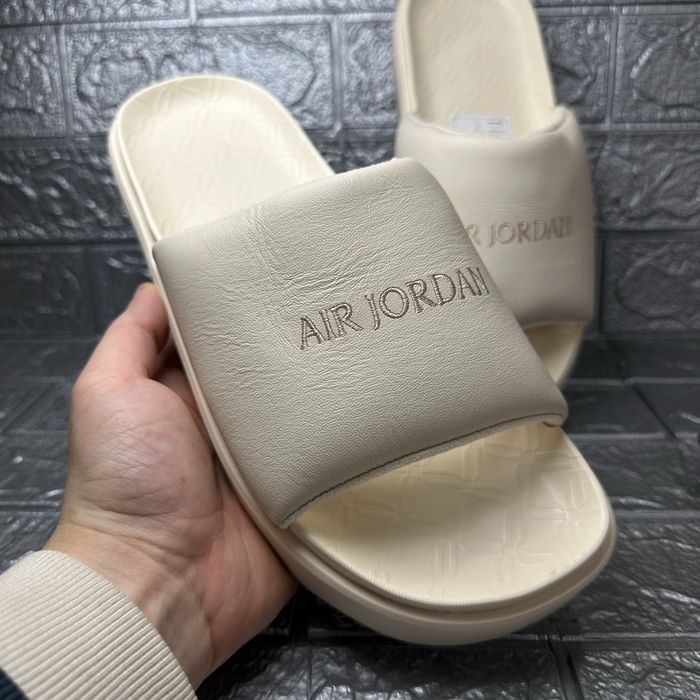 Чоловічі слайдери Air Jordan Sophia Slide FZ7012-200 тапки, шльопанци