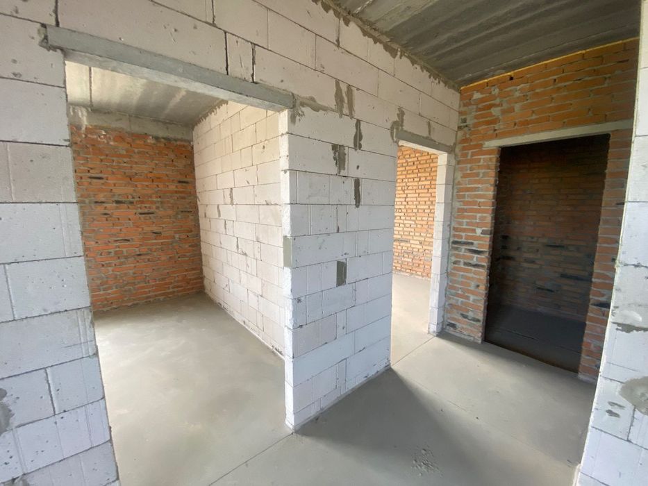 2-кімнатна в зданому будинку! 56 м² — парк, набережна і Київ поруч!