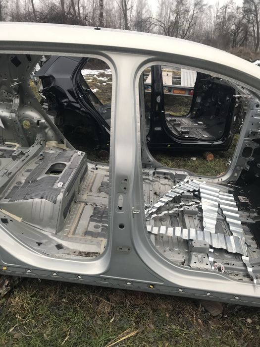 Четвертина Chevrolet bolt EUV