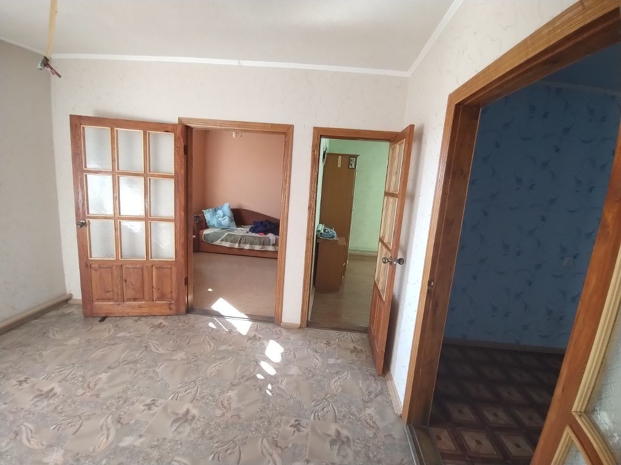 Продам 1/2 будинку, центр м. Дергачі