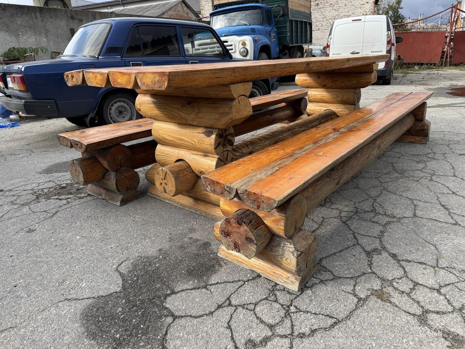 Стіл точаний деревяний