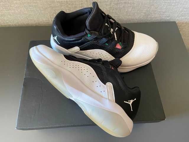 Air Jordan 11 CMFT LOW