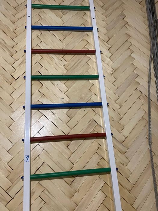 Шведська стінка з турніком, станком для пресу і брусьями