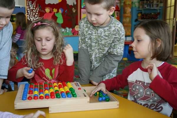 Magiczna Skrzynka  - zabawka edukacyjna