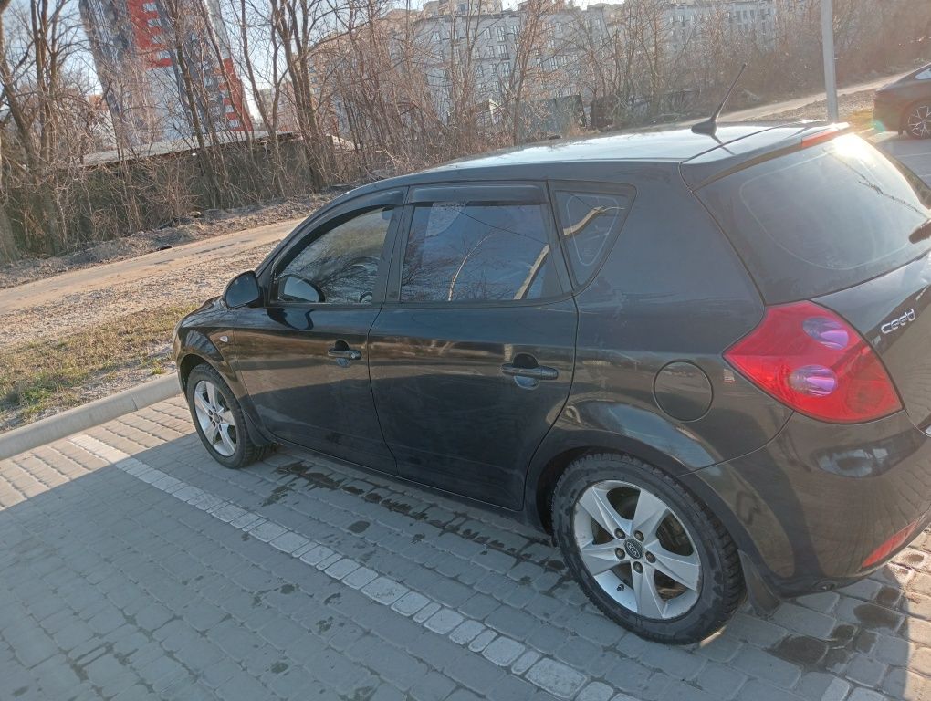 Продам Kia Ceed продам