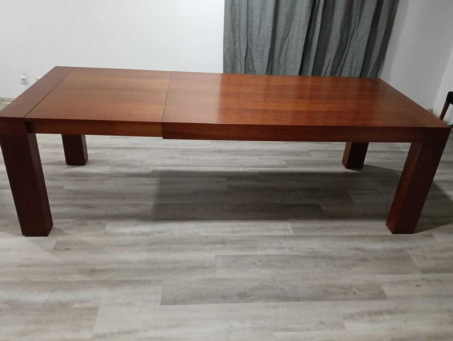 Mesa e 6 cadeiras