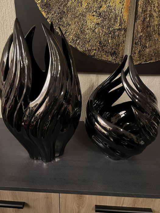 2 peças decorativas pretas