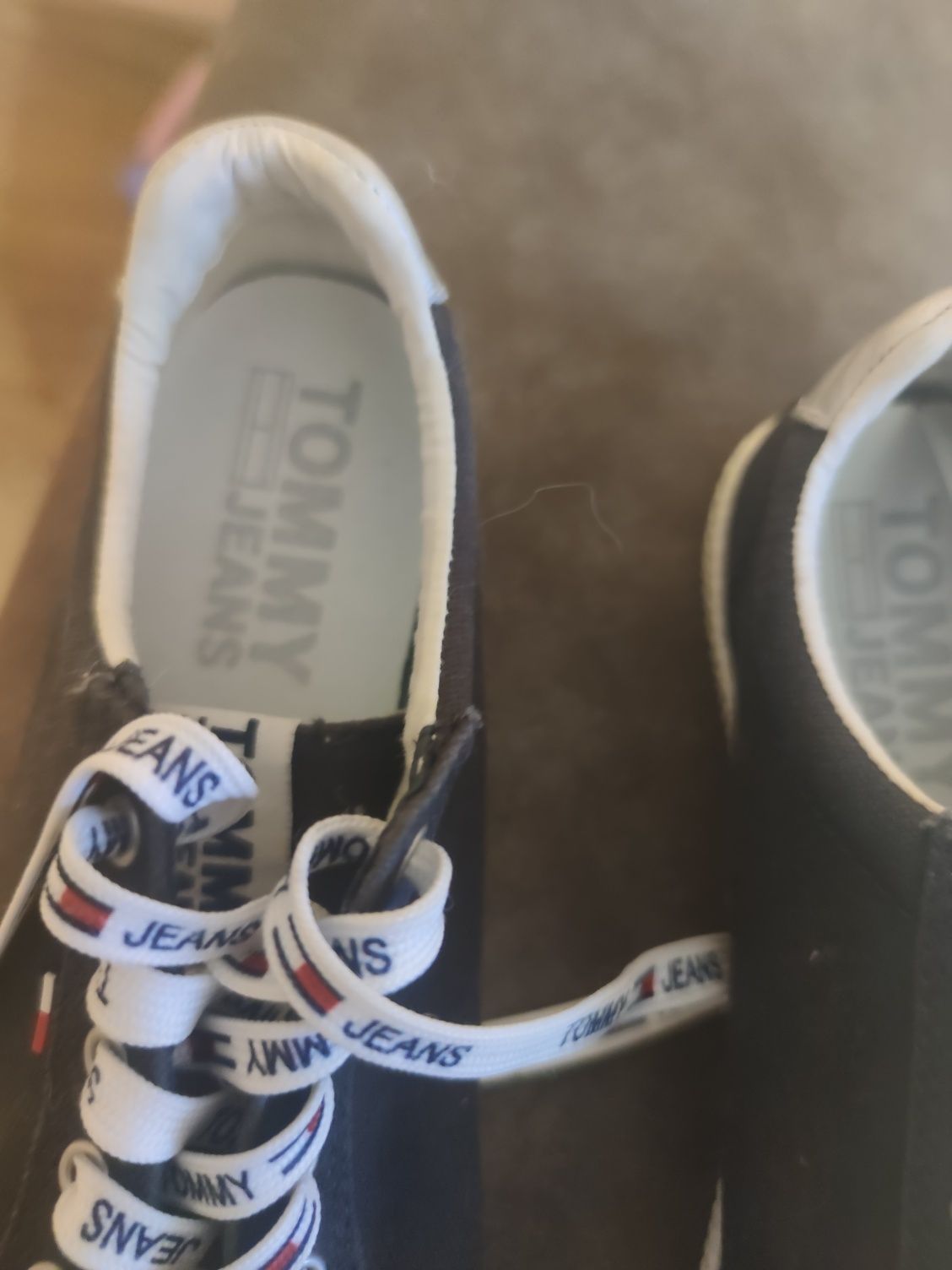 Продам женские макасины Tommy Hilfiger