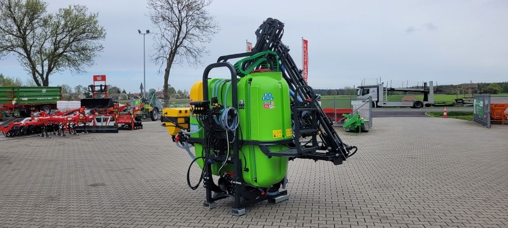 Opryskiwacz hydraulicznie rozkładany Tolmet Xsara 600, 800, 1000, 1200