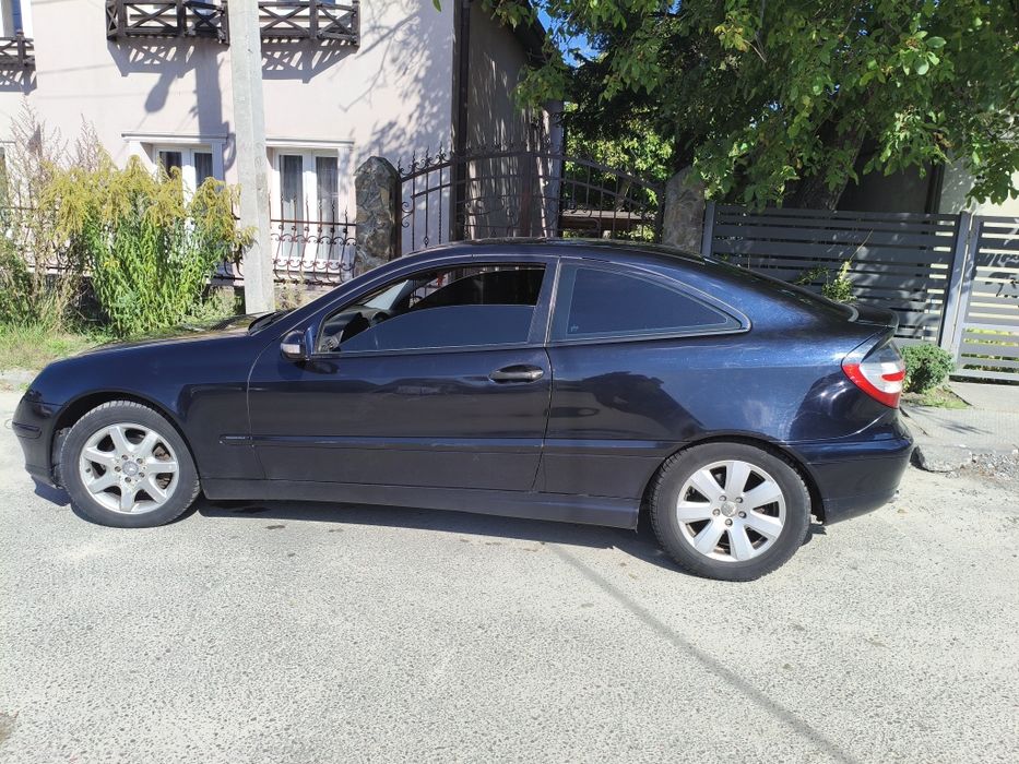 Продається авто Mercedes C200