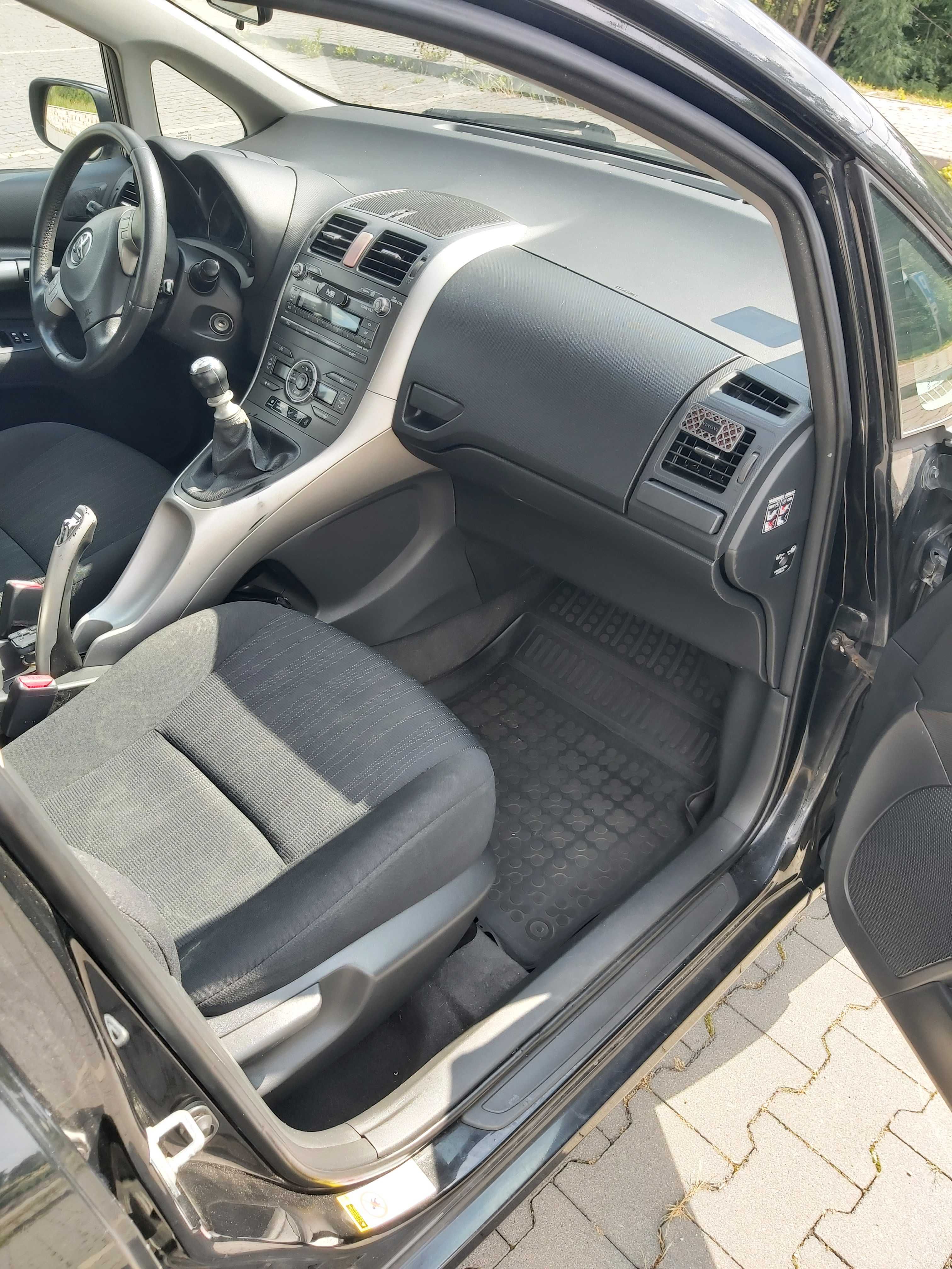 Sprzedaż samochodu Toyota Auris 2007 2 litry
