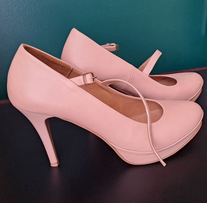 Szpilki nude / beżowe