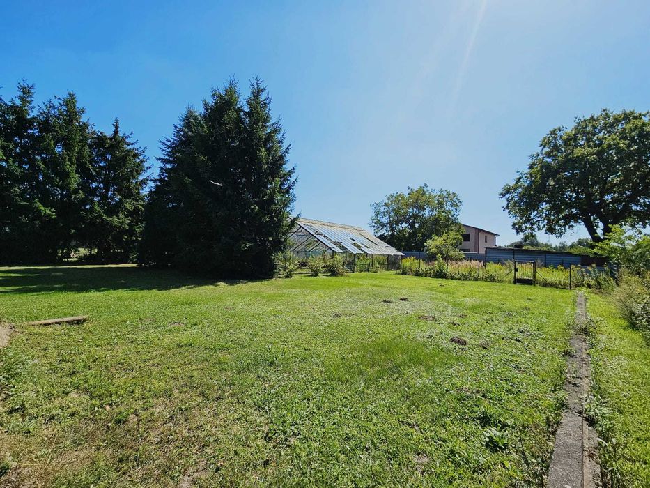 Działka 1710m2  + budynek gospodarczo-usługowy 250m2