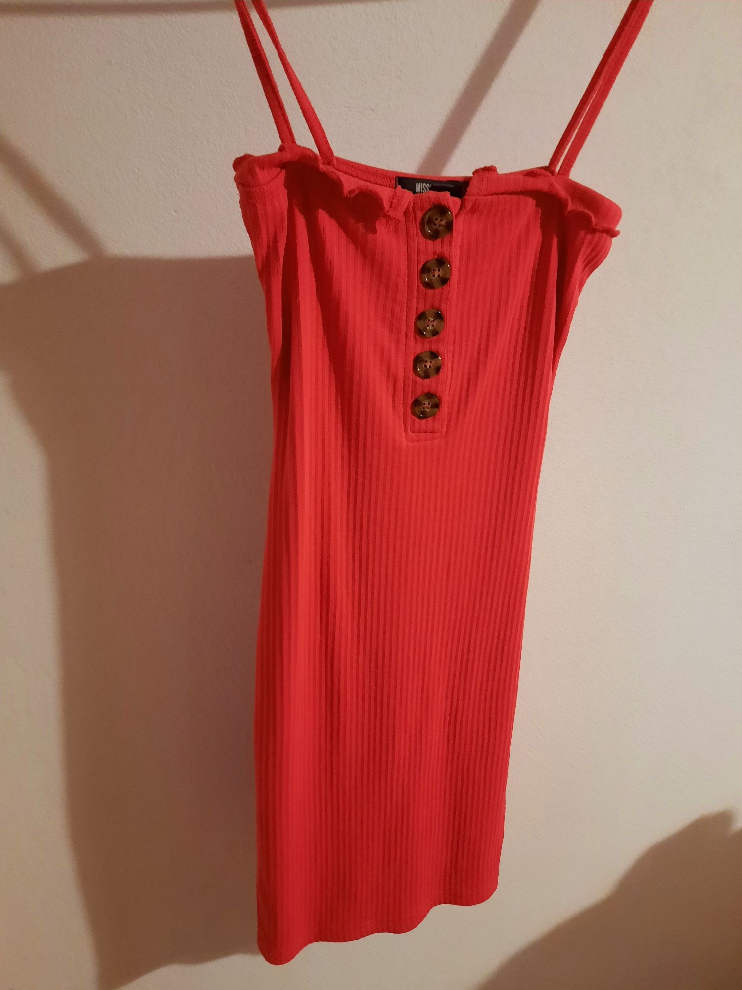 Missquided czerwona sukienka 34 XS