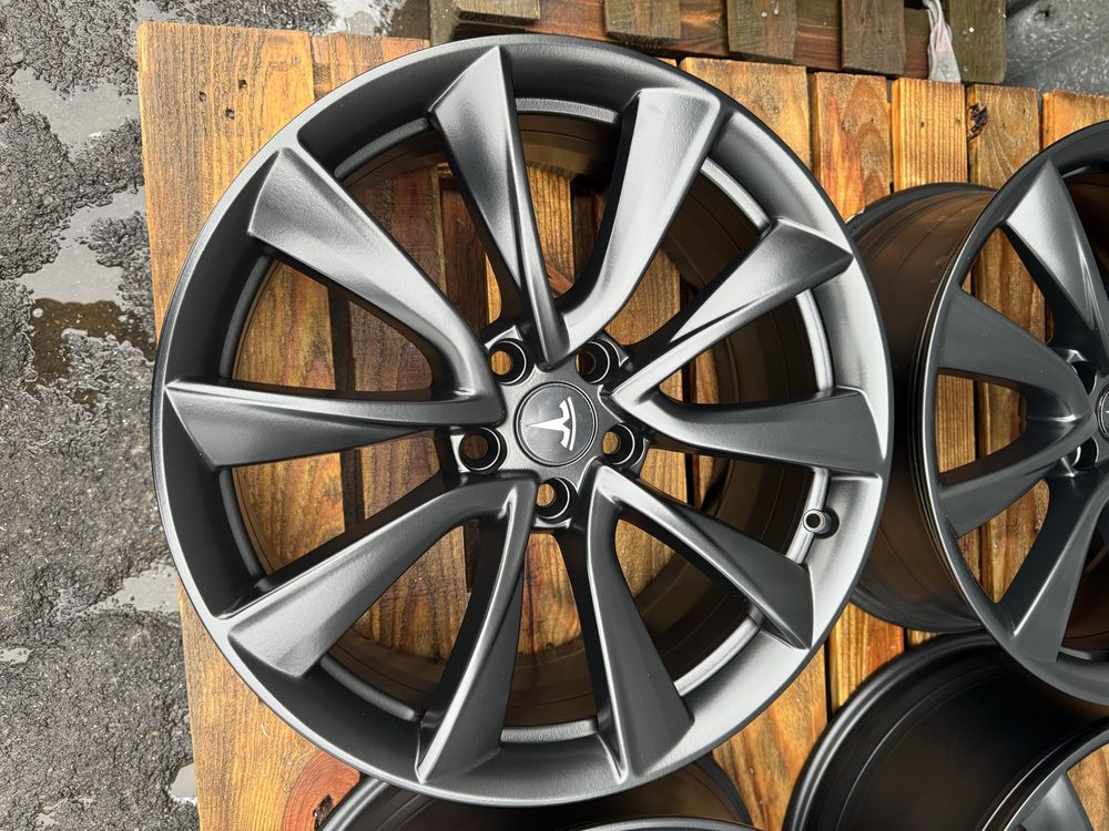 Диски 5/114.3r19 tesla model 3 original