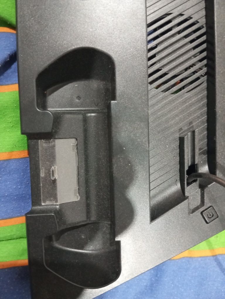 Carregador de comandos PS4