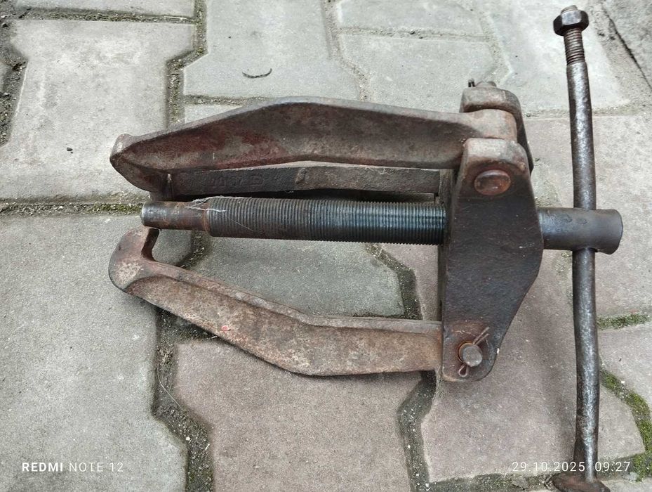 Знімач підшипників та шківів