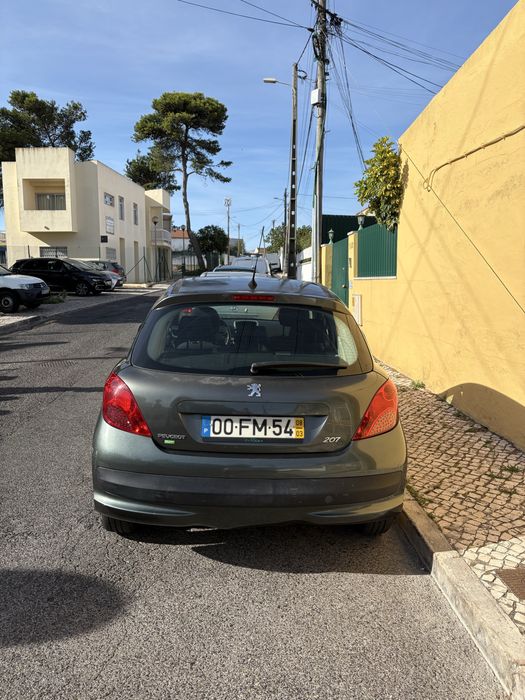 Peugeot 207 Sport 1.4 Gasolina 2008 - Fiável, económico e bem estimado