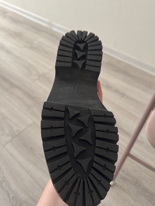 Шкіряні черевики  zara 39 розмір
