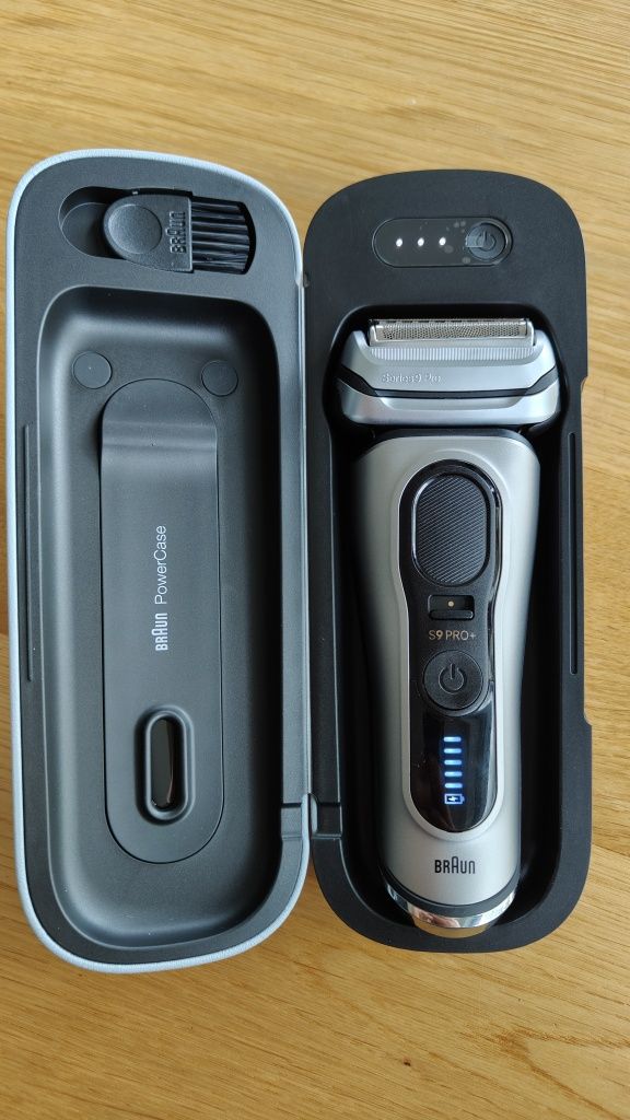Golarka Braun series 9 PRO+ 9575 cc Graphite power case stacja