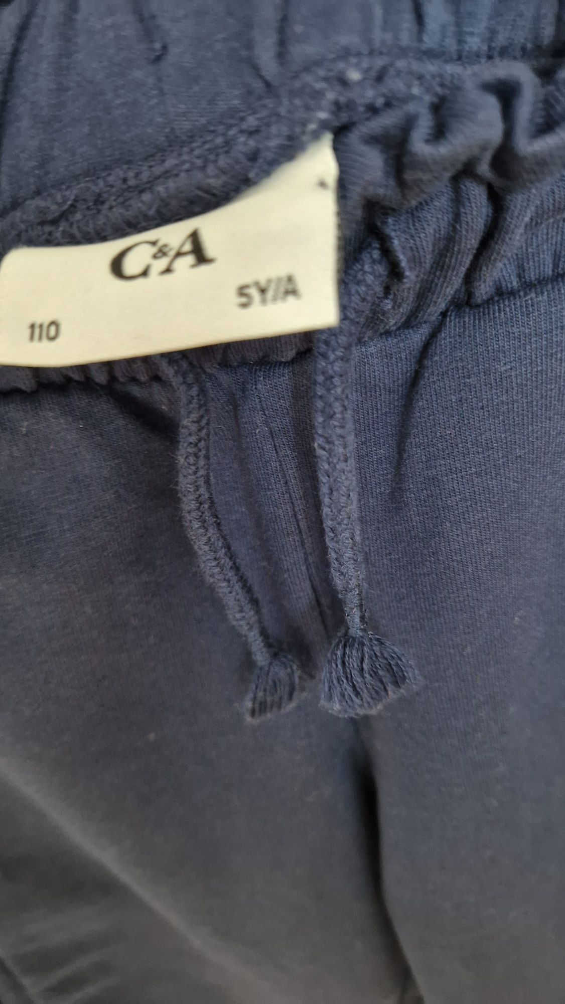 Dresowe spodnie dla dziewczynki C&A r.110