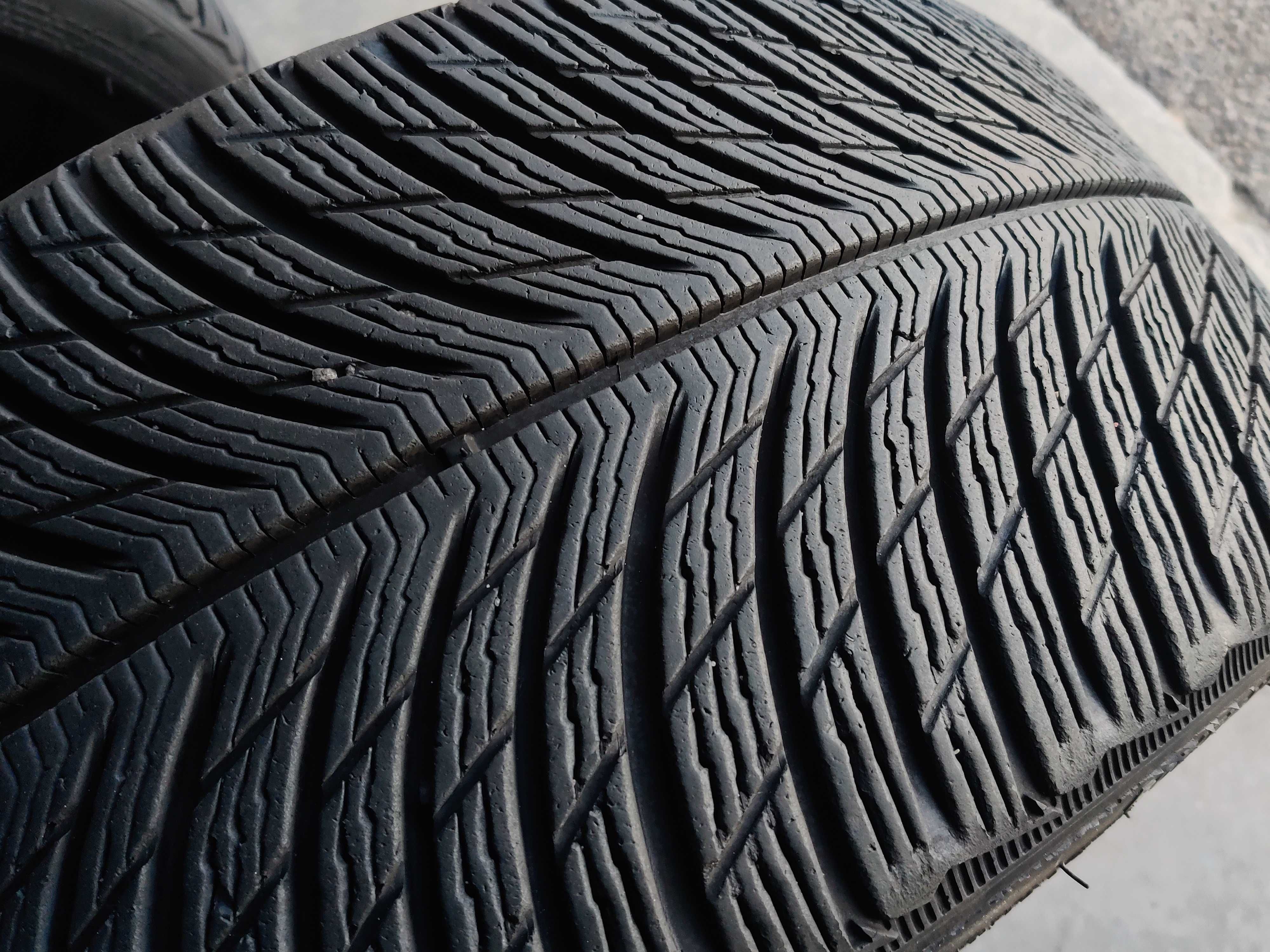 245/35 R19 зимові шини Michelin Pilot Alpin преміум клас гуми