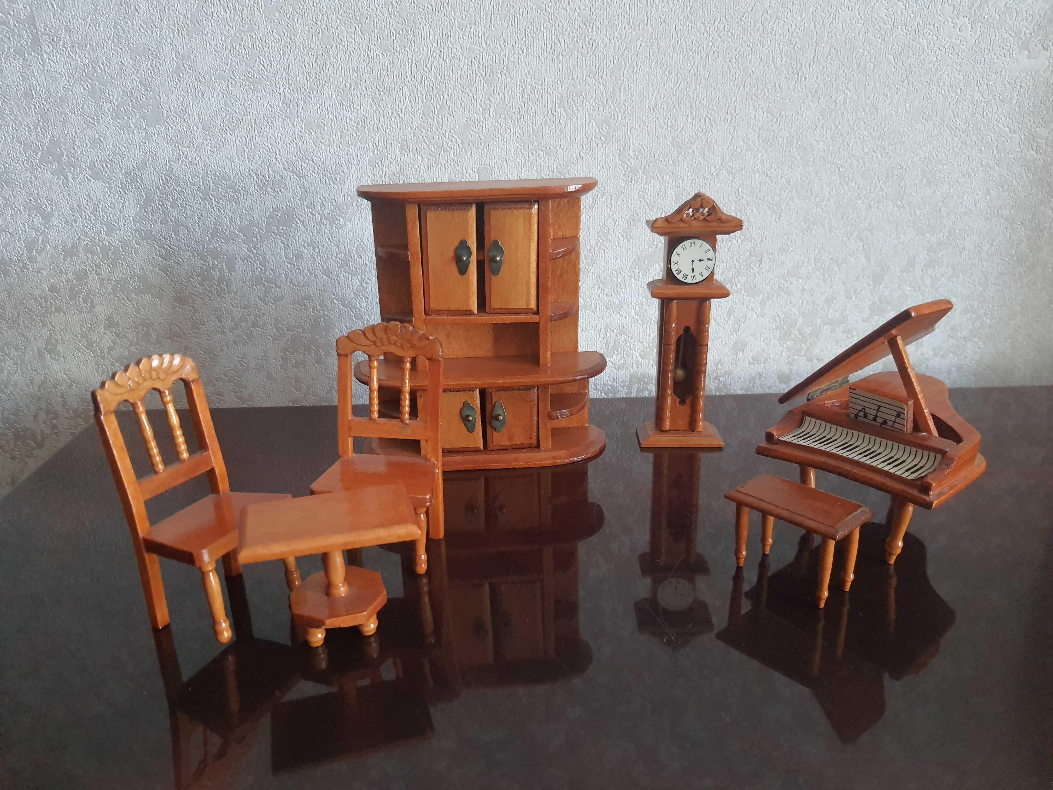 Мебель миниатюрная: шкаф, стулья,столик, рояль, часы. Франция, дерево