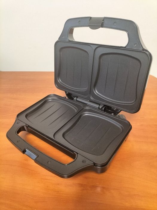 Opiekacz do panini XXL Emerio ST-109562 srebrno-szary 900W