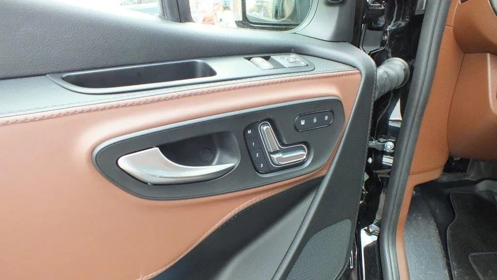 Mercedes-Benz Sprinter busconcept M-B Sprinter 319 L Pro Aut.